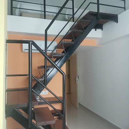 Yy48 Hotel 2 Mins Walk From Masjid Jamek Lrt Station Kuala Lumpur Exteriér fotografie